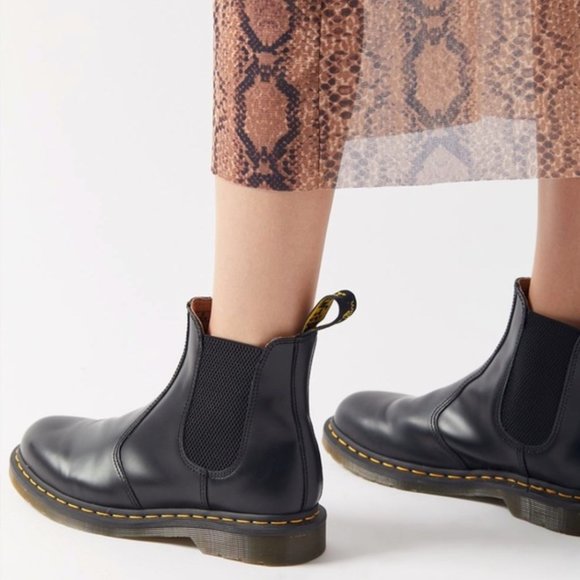 Dr. Martens Chelsea Boots Size 8 - Picture 6 of 15